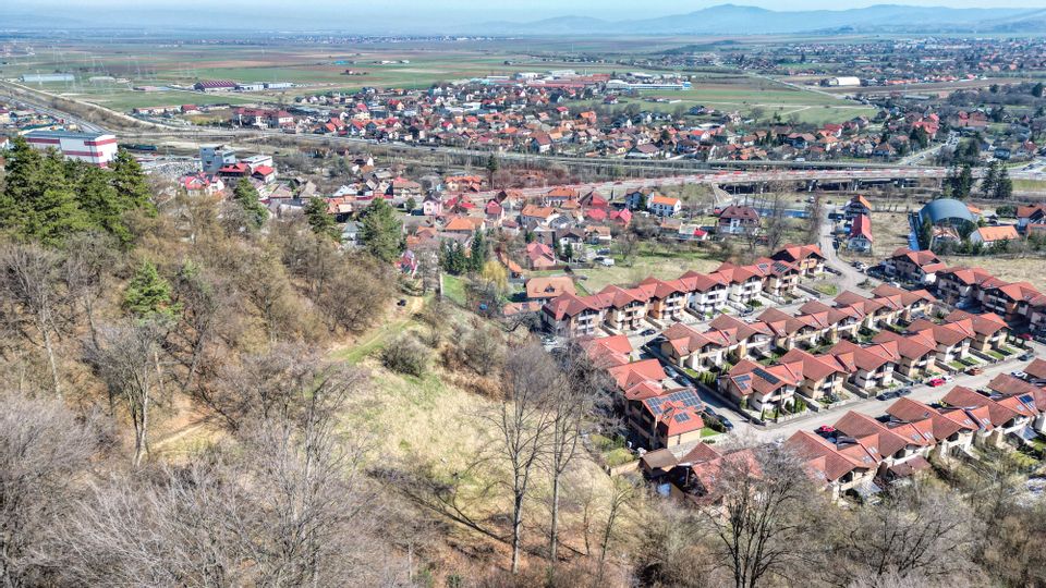 Teren de vânzare 2,900 metri pătrați Brașov / Strada Cireșului