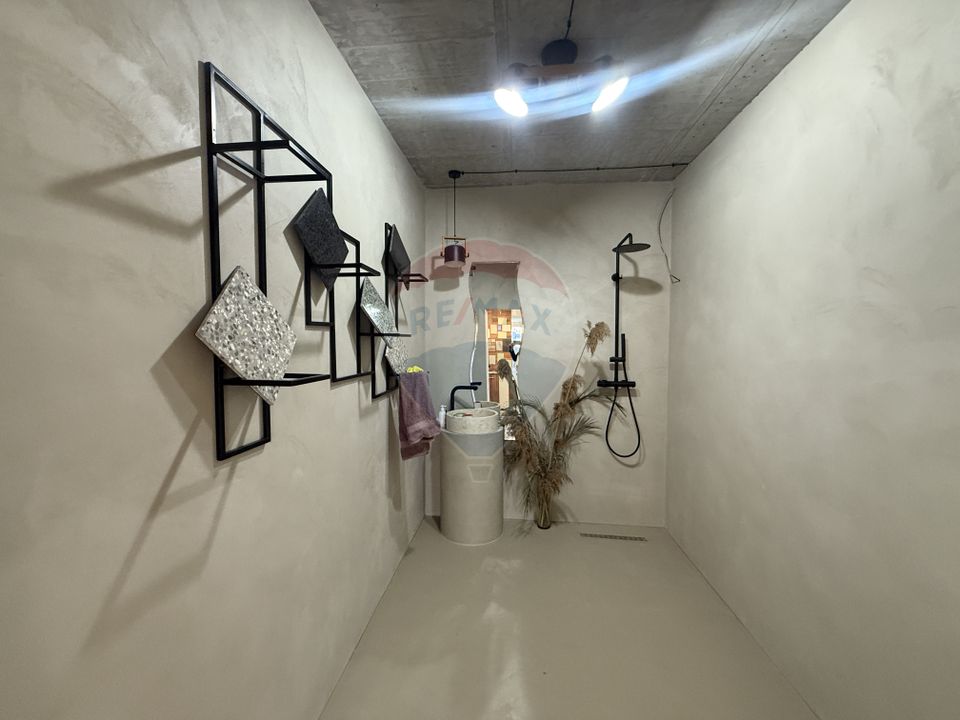 106sq.m Commercial Space for rent