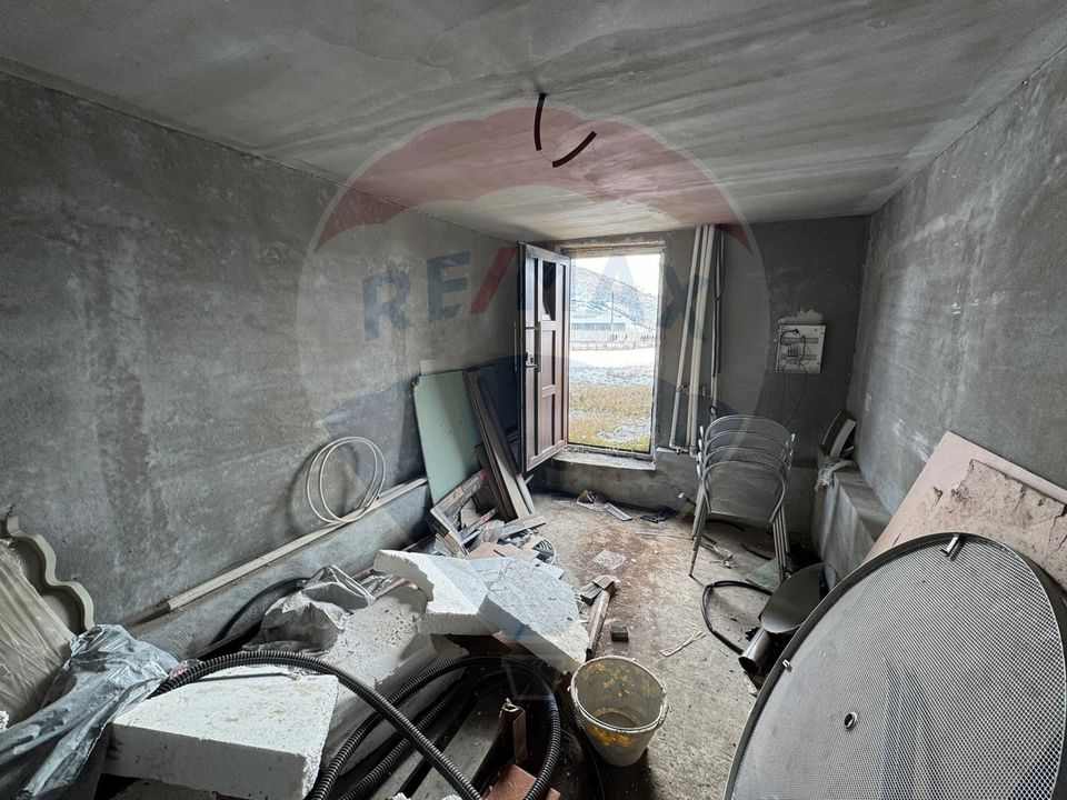 8 room House / Villa for sale, Darmanesti area