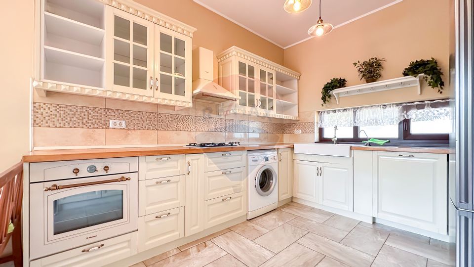 Vila cu doua unitati locative de inchiriat în zona de Nord / Sisesti