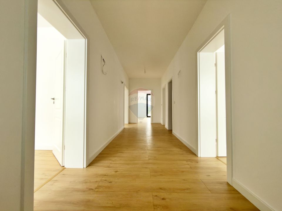 4 room House / Villa for sale