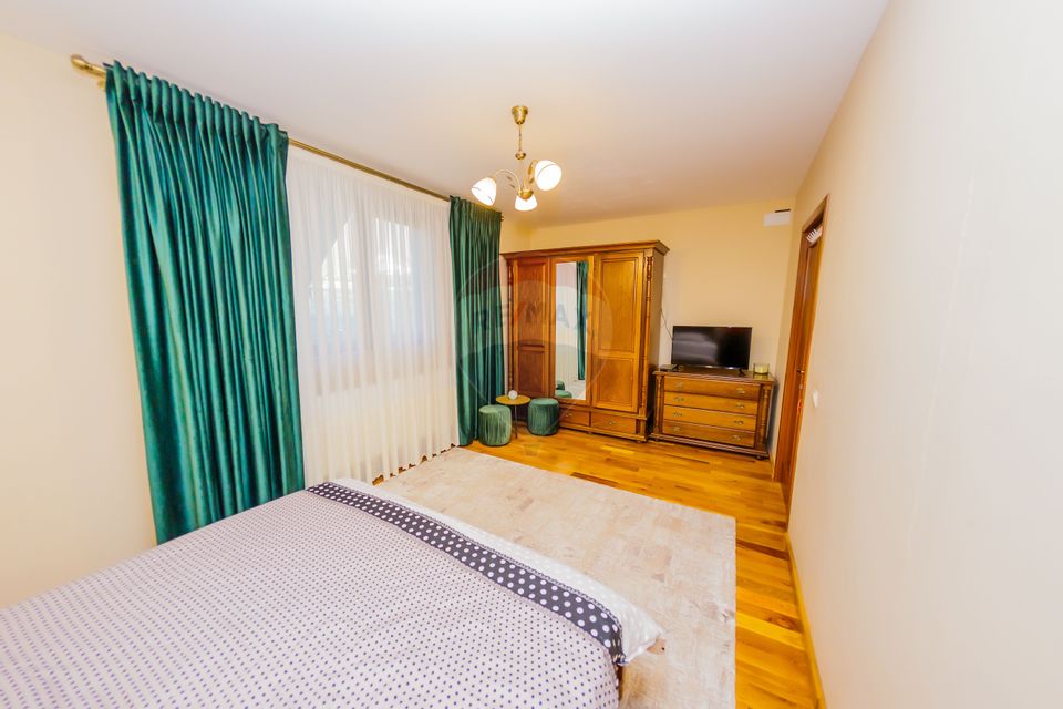 VILA DE VIS CU TEREN GENEROS, DE VANZARE