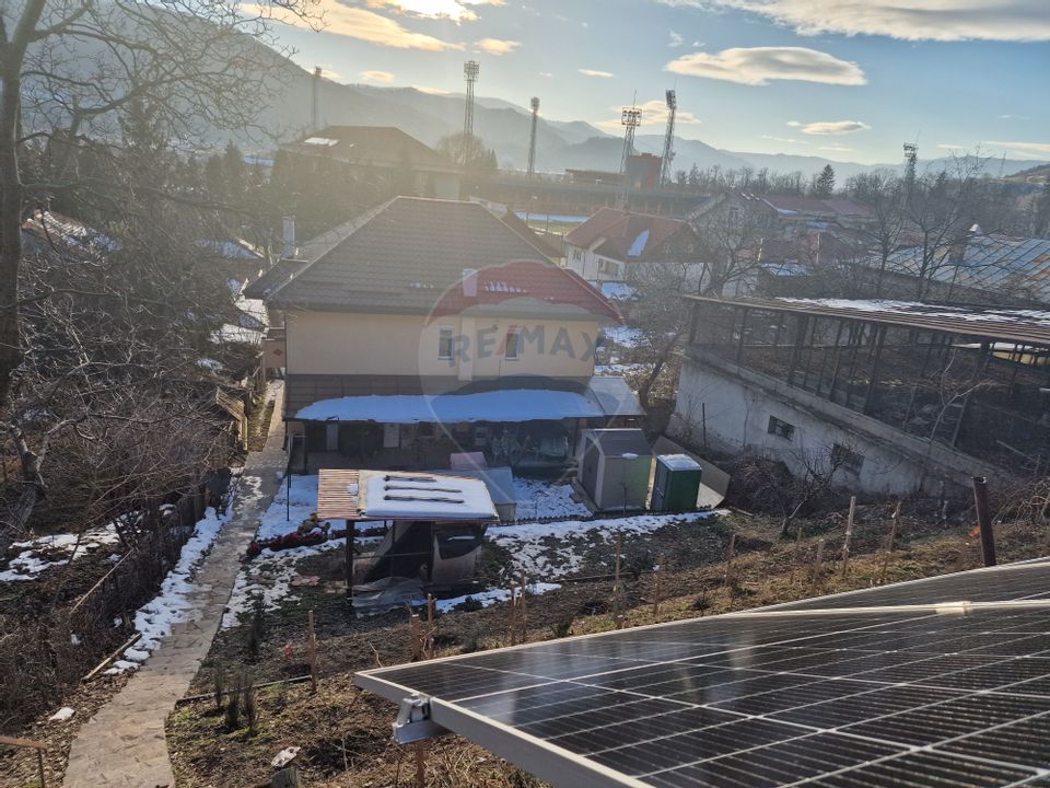 Doua case in zona Centrala, Piatra Neamt