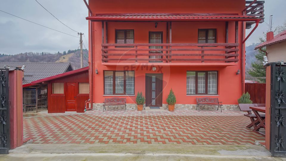 Pensiune cu 7 camere in Moieciu | TOATE UTILITATILE | COMISION 0%