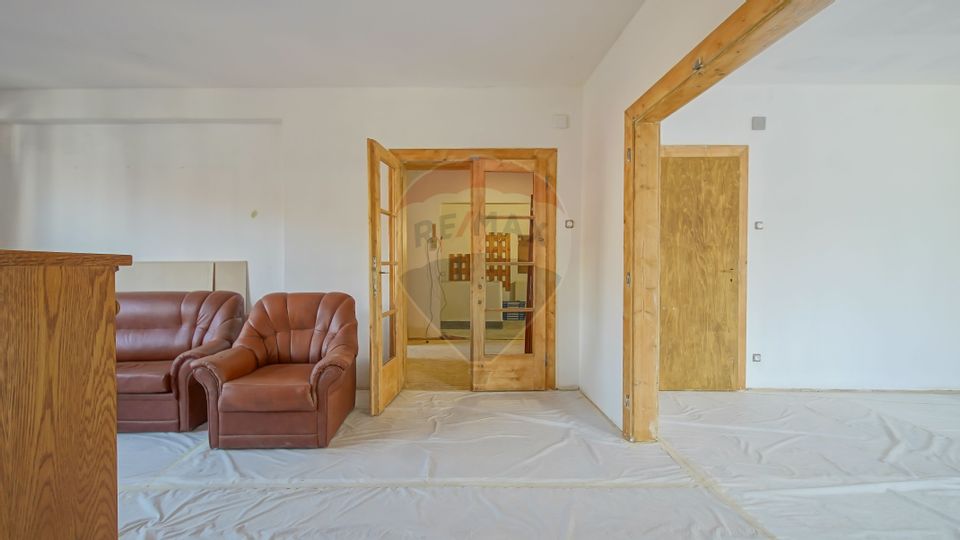 Apartament cu 3 camere de vânzare în zona Brasovul Vechi