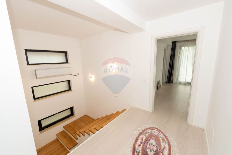 House - Villa 4 rooms in Pantelimon Magic Lake, Cernica forest