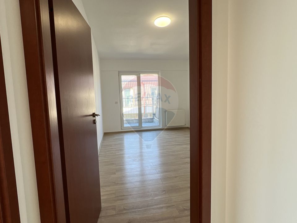 La inchiriat apartament 3 camere si parcare in Voluntari
