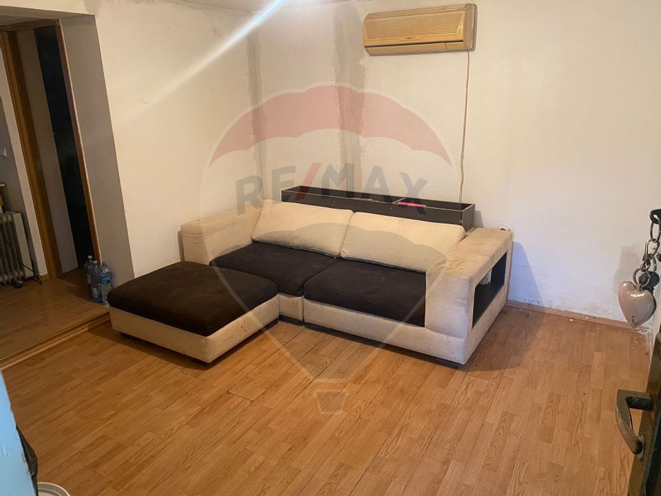 Teren 299.96mp Voluntari, casa 70 mp demolabila/renovabila