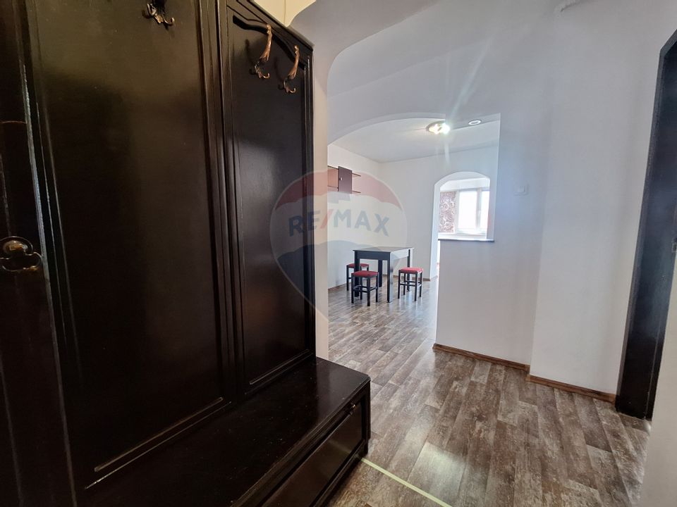 Apartament cu 2 camere de închiriat pe Bdul Mihai Viteazu