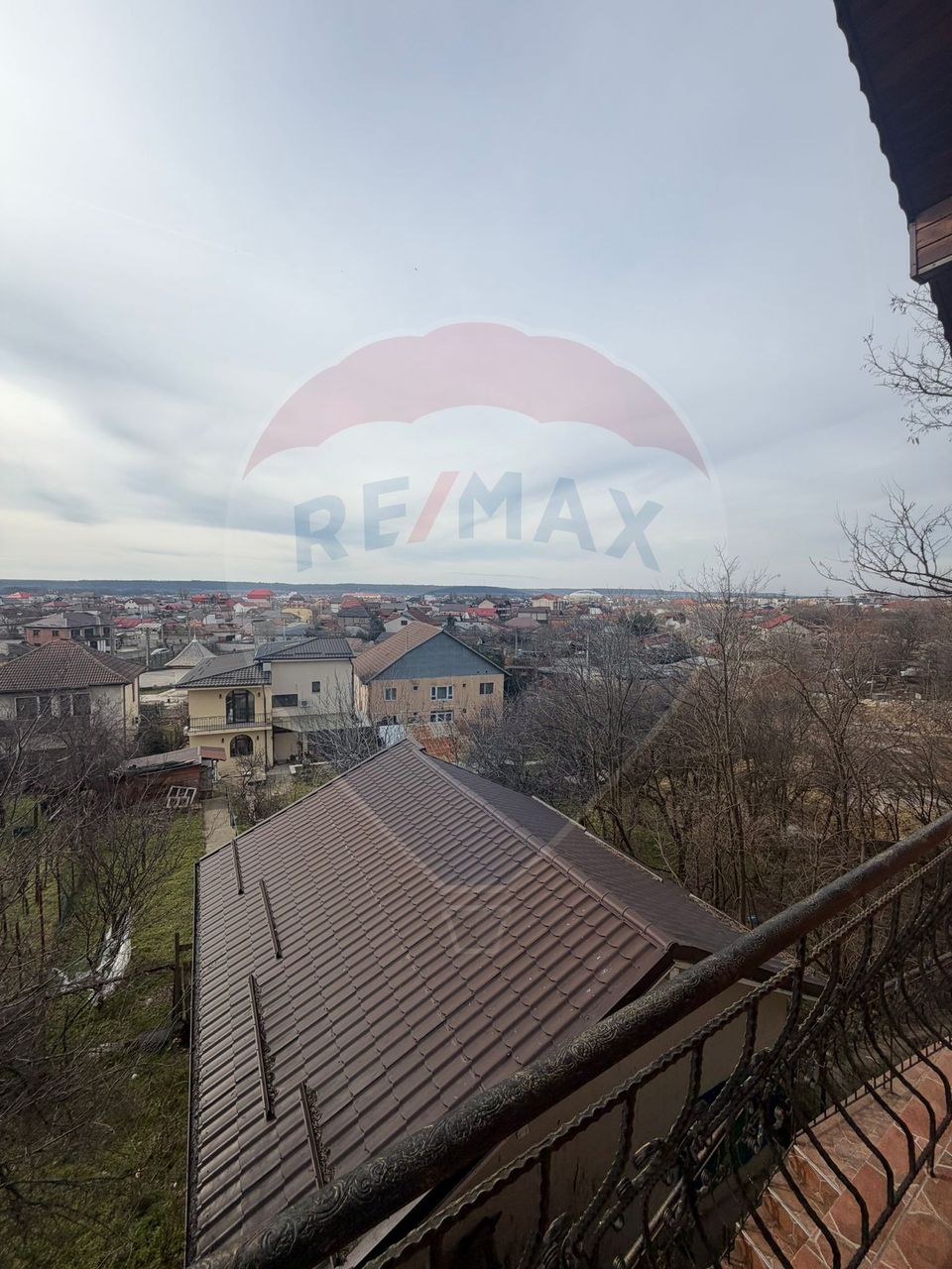 5 room House / Villa for sale, 1 Mai area