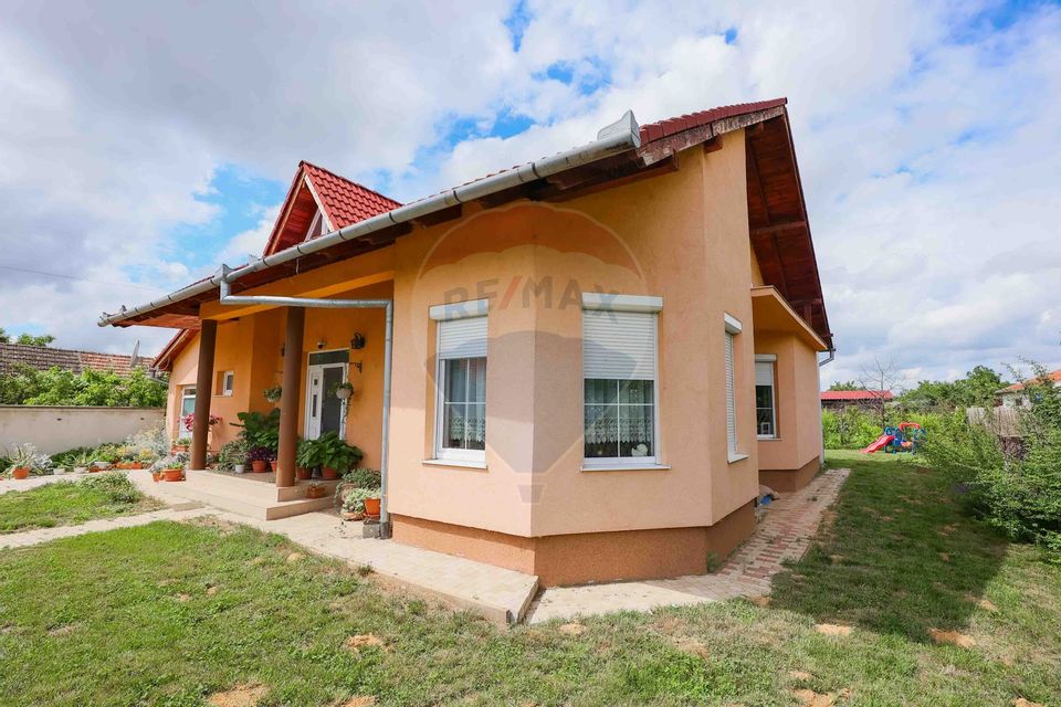 5 room House / Villa for sale