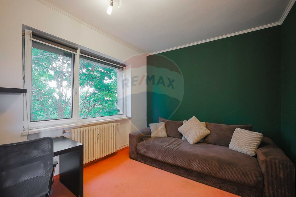 Apartament cu 3 camere de vânzare – ultracentral, vedere panoramică