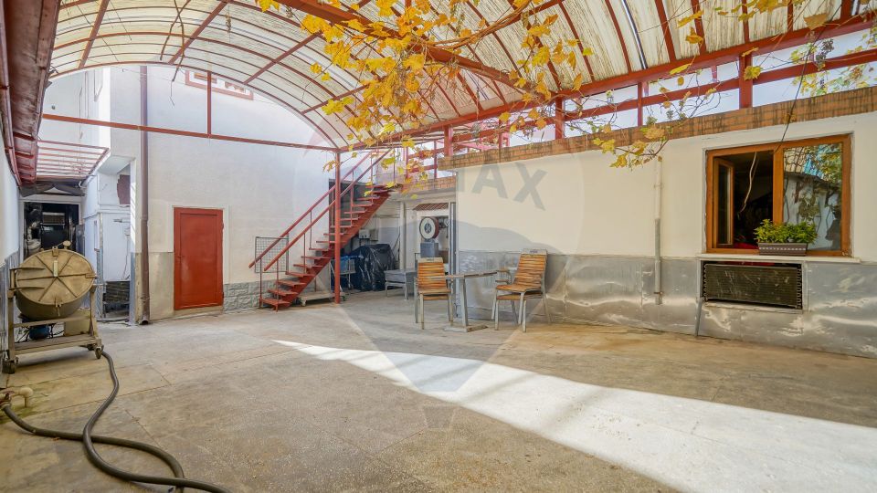 CASA CU SPATIU COMERCIAL SI PARCARE | PIATA UNIRII 12BIS BRASOV SCHEI