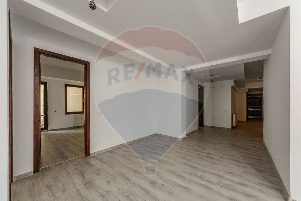 Apartament 175 mp 3 camere - terasa - strada Zizin Mall Vitan