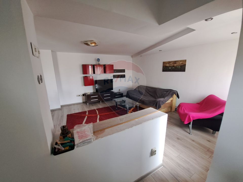 3 camere de închiriat, zona Spitalul Județean
