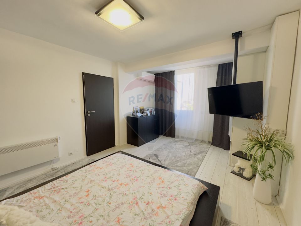 Apartament cu 3 camere + terasa inchisa (camera)  zona Decebal/Dacia