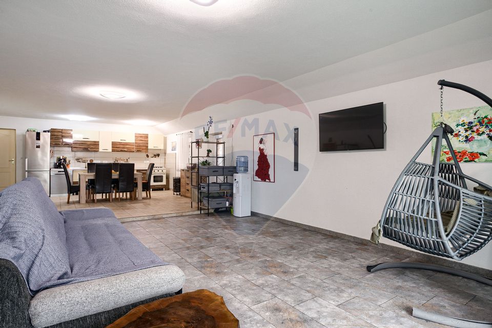 Casă renovată modern cu 3 camere de vânzare Frumușeni Arad
