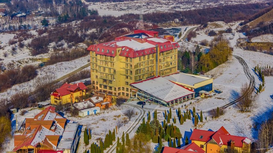 Activ Hotelier SubEvaluat | 18.000 mp construiti | 3 ha teren | BRASOV