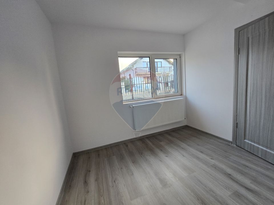 Apartament cu 4 camere de vânzare COMISION 0%
