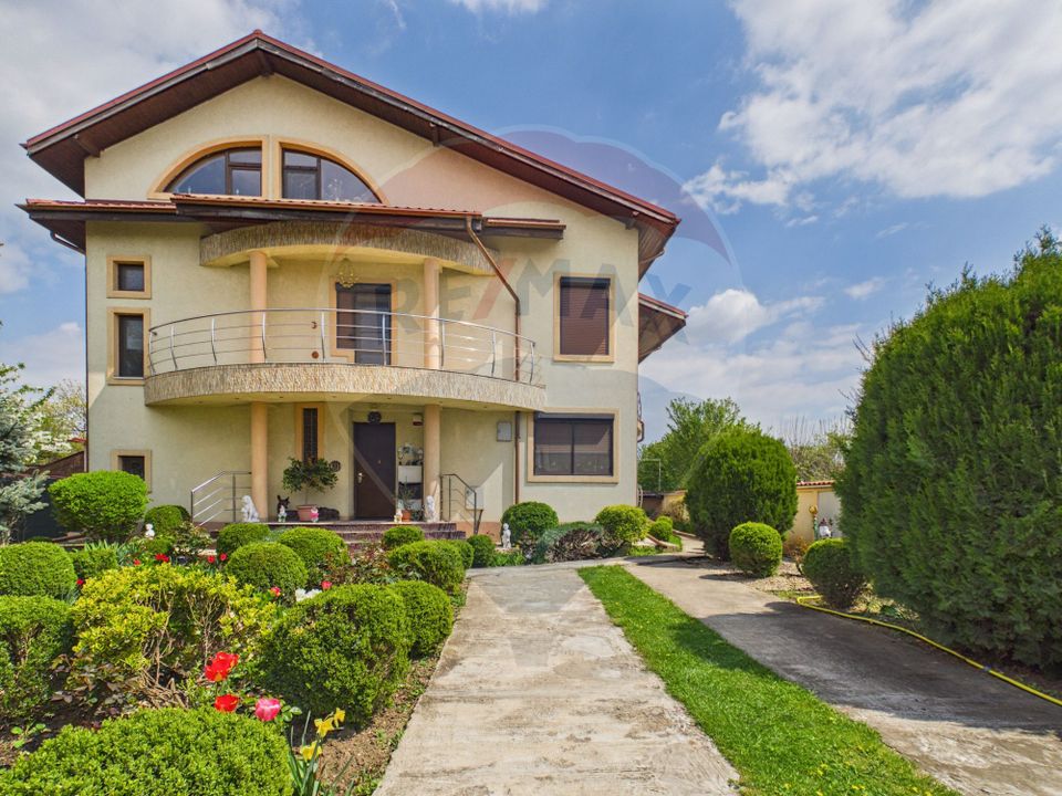 Casă / Vilă cu 6 camere de vânzare