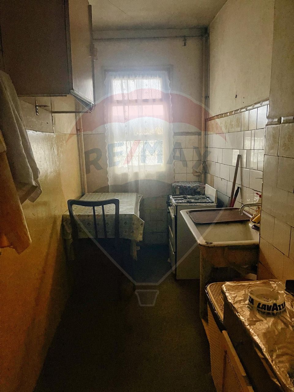 Apartament cu 4 camere de vânzare în zona Salaj