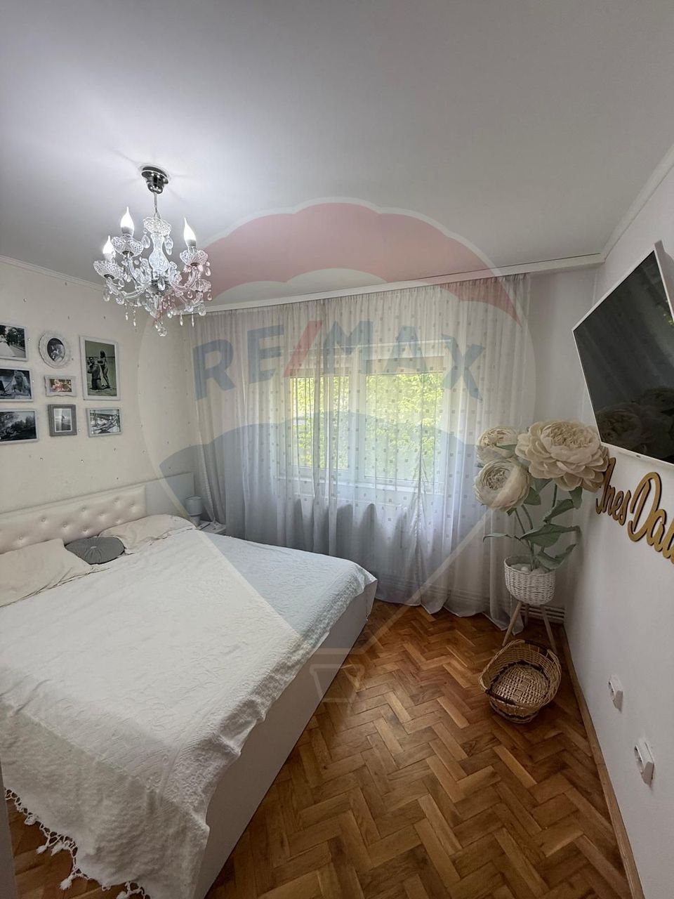 CENTRAL APARTAMENT CU 4 CAMERE ETAJ 1 DE VANZARE