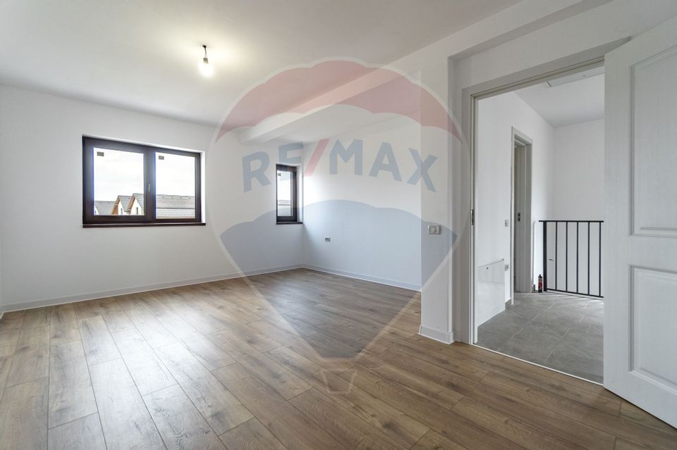 4 room House / Villa for sale