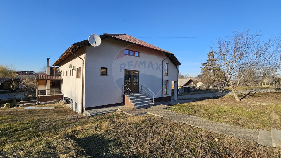 Complex comercial-cofetărie, patiserie pitzerie- Udești, Suceava