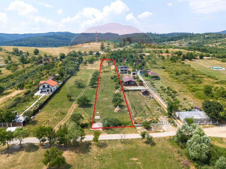 Land 2,187sqm Vulcan / Strada Parului