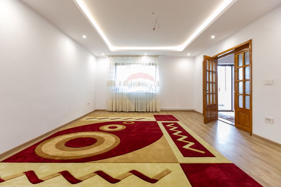 6 room House / Villa for sale