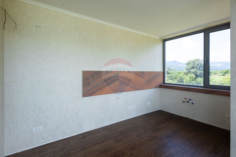 5 room House / Villa for sale