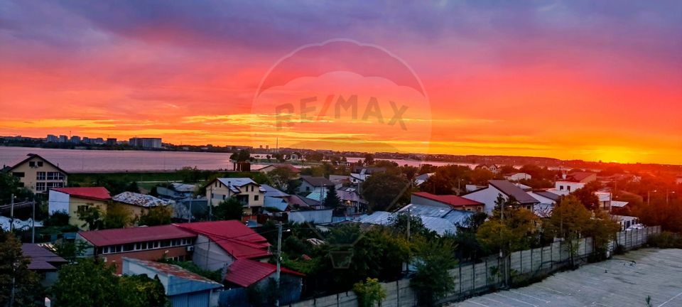 Apartament cu vedere spectaculoasa spre lac in Aqua City