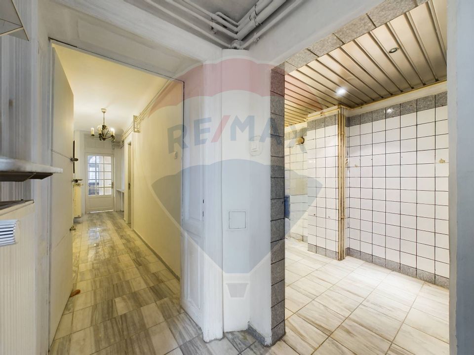 De vanzare un spațiu comercial 5 camere Ultracentral
