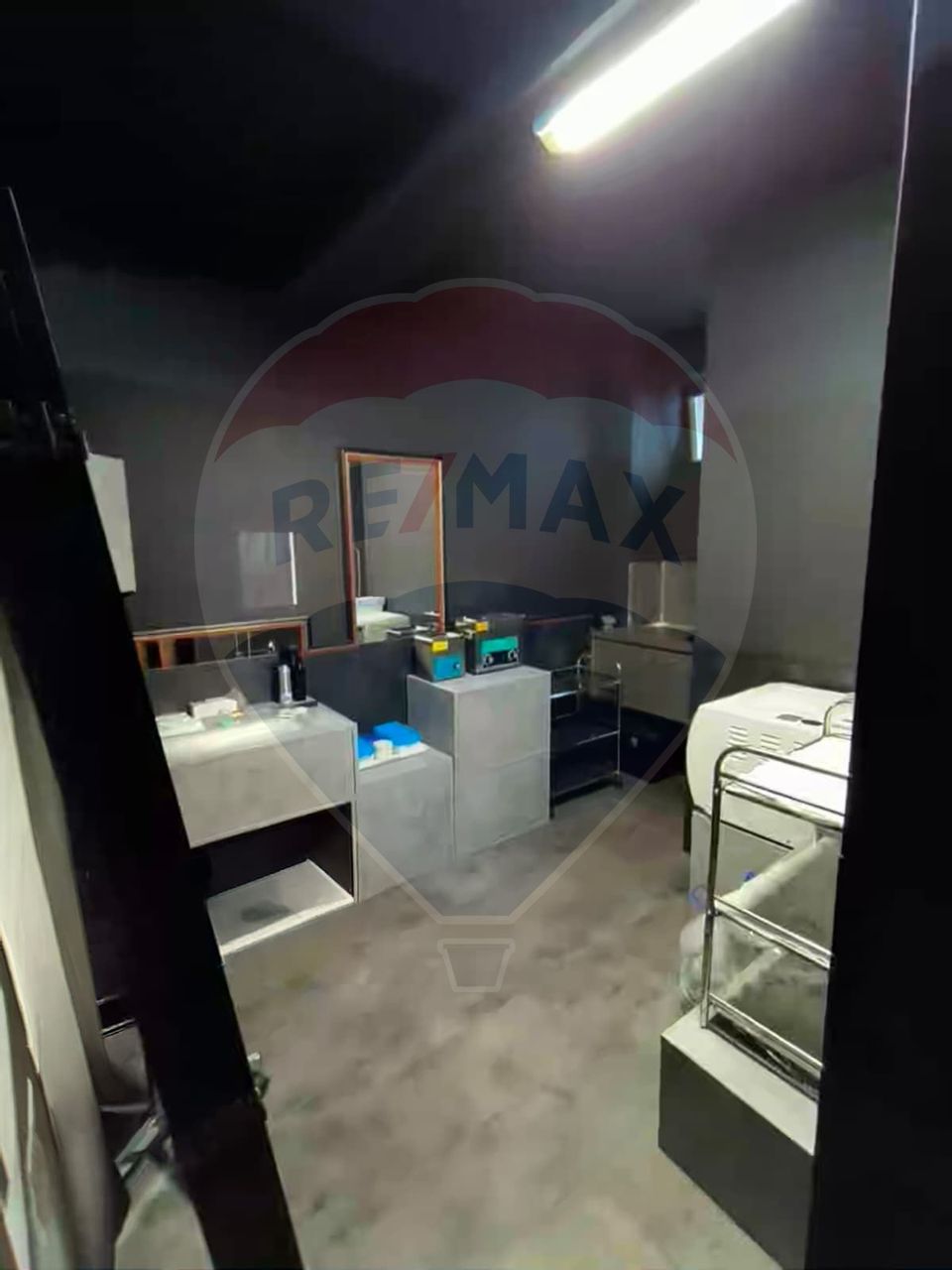 165sq.m Commercial Space for rent, Plopilor area