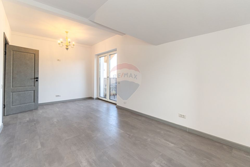 CASE NOI ÎN ARHITECTURĂ ALPINO-MODERNĂ CU ALEE PRIVATA | CRISTIAN