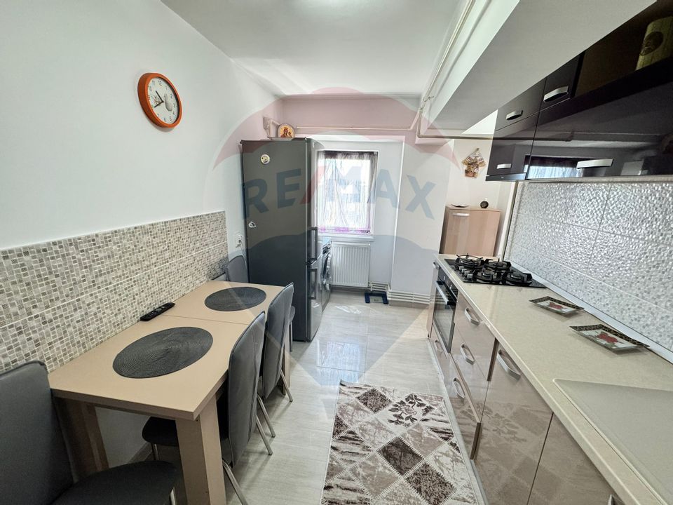 Apartament cu 3 camere- de vanzare- BUHUSI