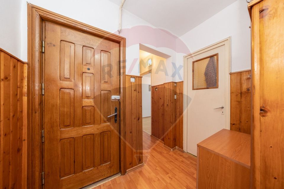 Apartament 2 camere de vanzare Rasnov, Cartierul Florilor, decomandat