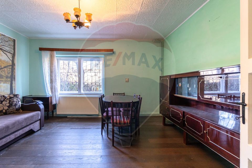 Casă "insiruita" 3 camere D+P+1+ pod/  str Forjei  - Brasov