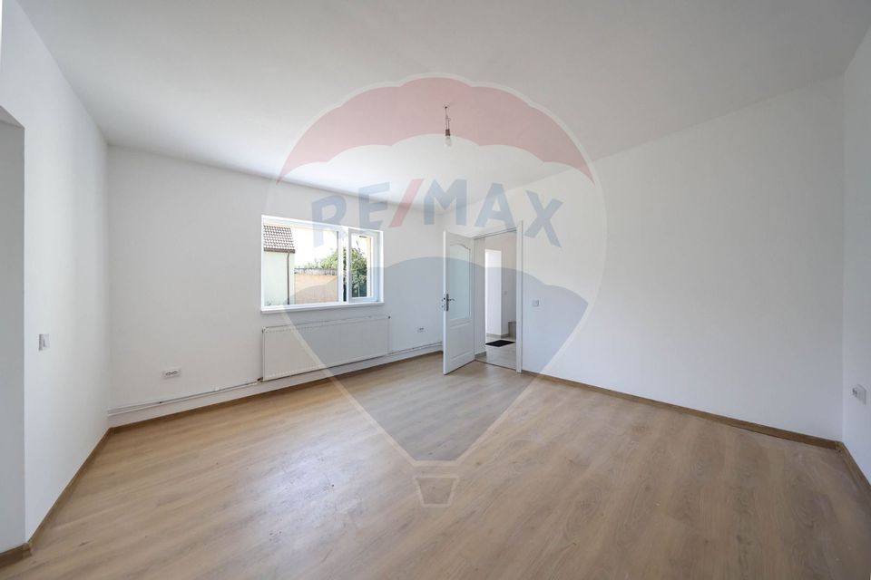 Casa renovata cu teren generos