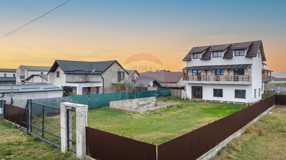 Comision 0%-Cladire versatila 14 camere-Multiple utilizari