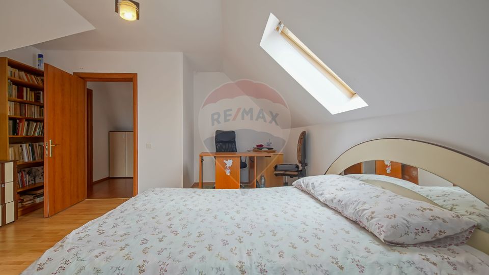 Casă cu garaj și panouri fotovoltaice – Codlea!