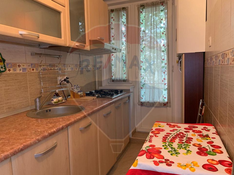 Apartament cu 2 camere la etajul 1/4 în zona Ultracentrala