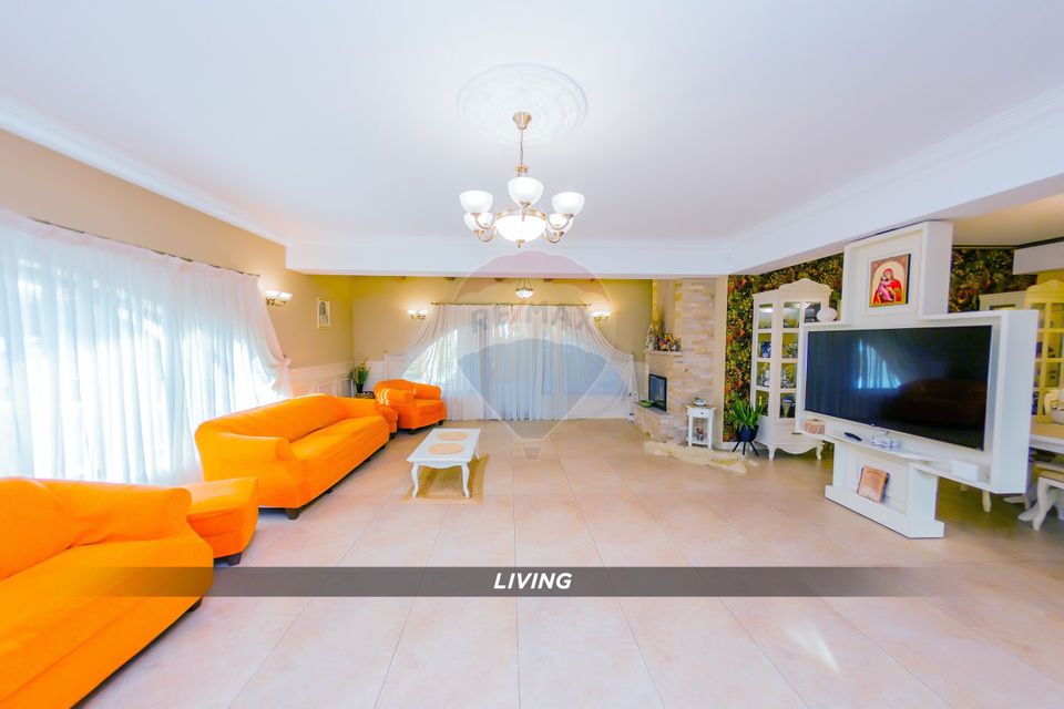 DE VANZARE proprietate exclusivista