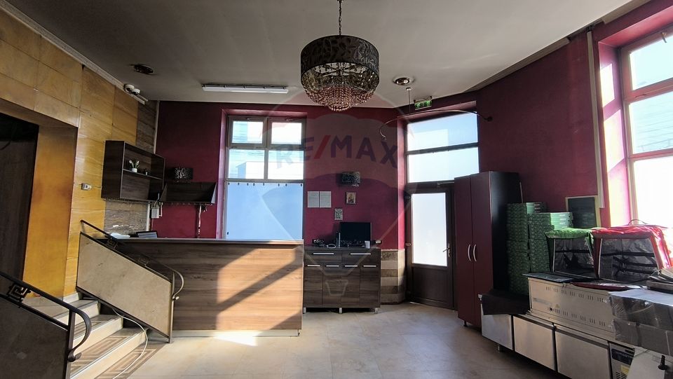 129sq.m Commercial Space for sale, Semicentral area