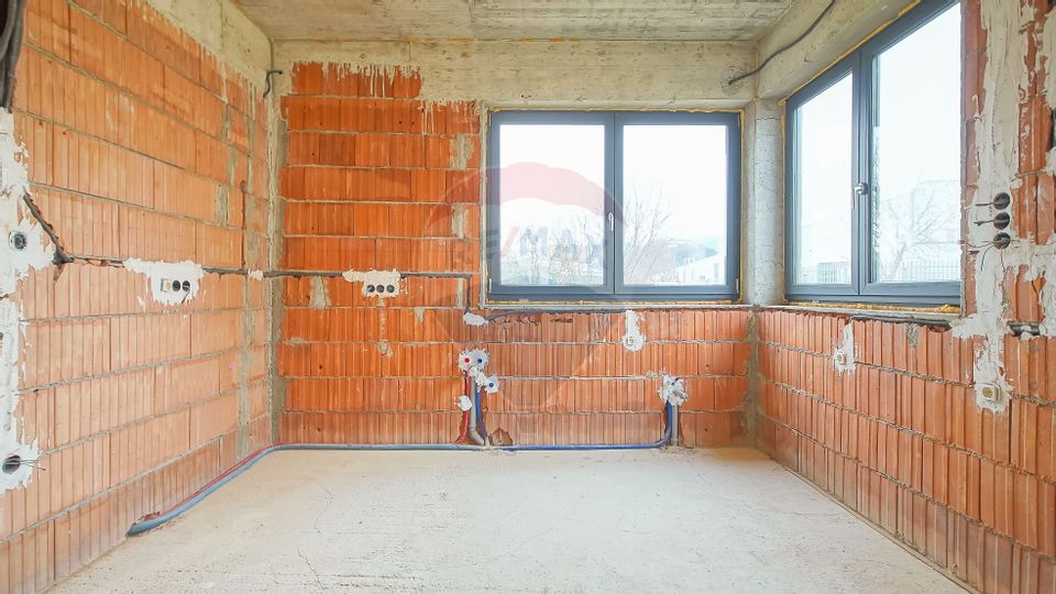 Vedere de Vis: Munți/Cetate | Impune-ți stilul acasă | 150mp la gri