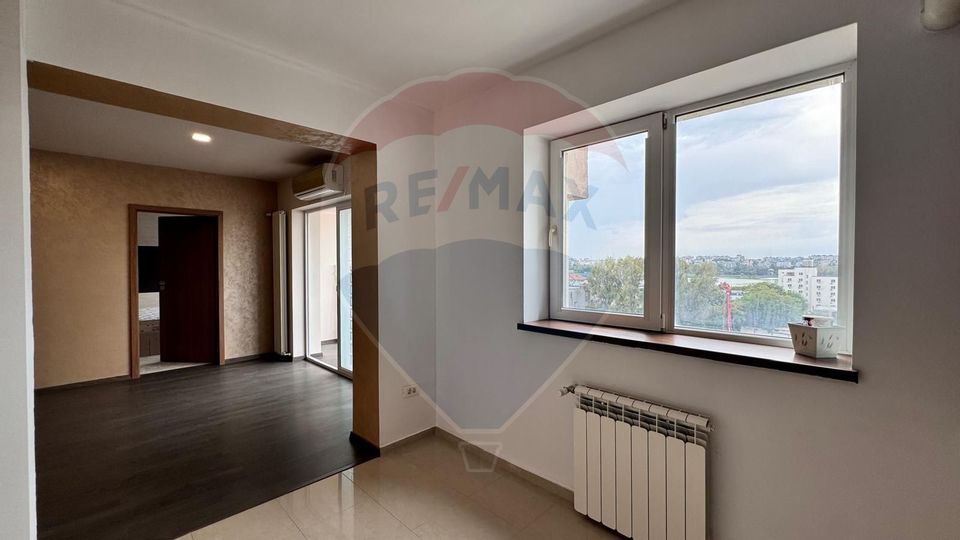 Inchiriere apartament 3 camere In Complexul Orion, Faleza Nord