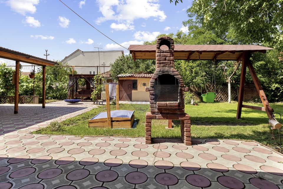 Casă complet renovata cu teren 648 mp de vanzare in Gradiste,Arad