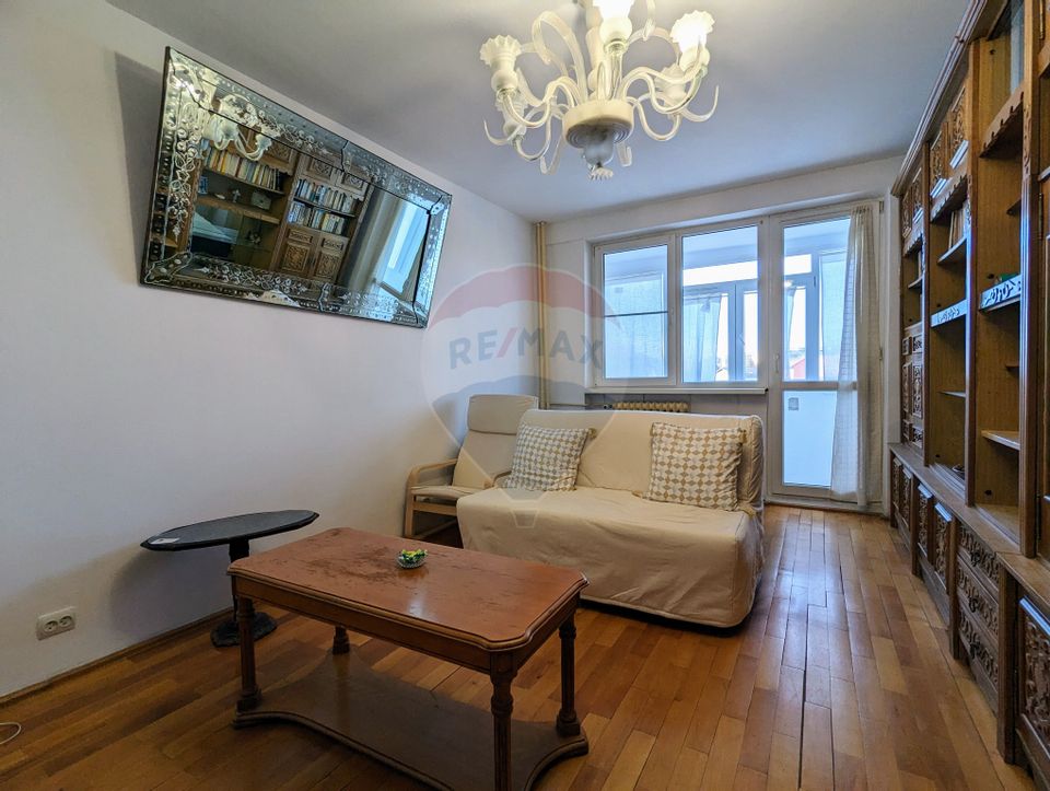 Apartament cu 3 camere de închiriat în zona Alexandru Obregia