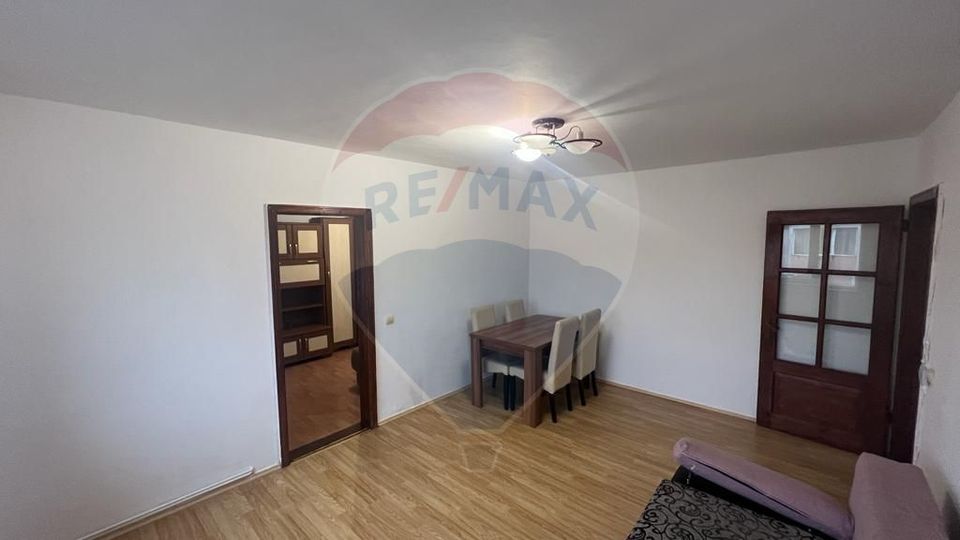 Apartament cu 2 camere de vânzare în zona Hotvon