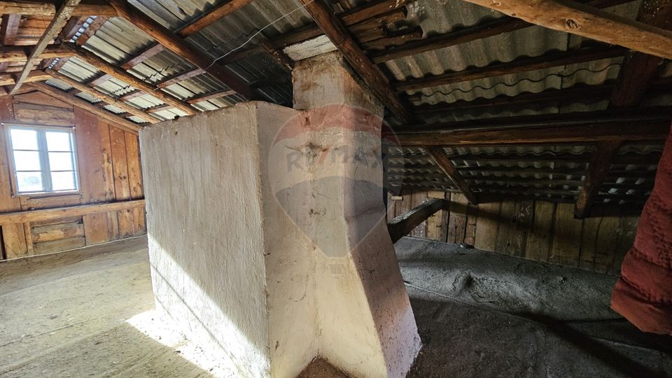 Casă / Vilă cu 3 camere de vânzare-Cacica-Suceava